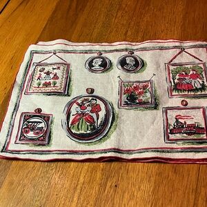 Vintage Decorative linen set of 4 placemats with Red and Green Accents